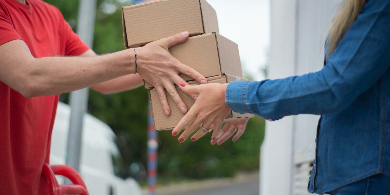 Kas siūlo greitą siuntų pristatymą Kaunas–Vilnius?