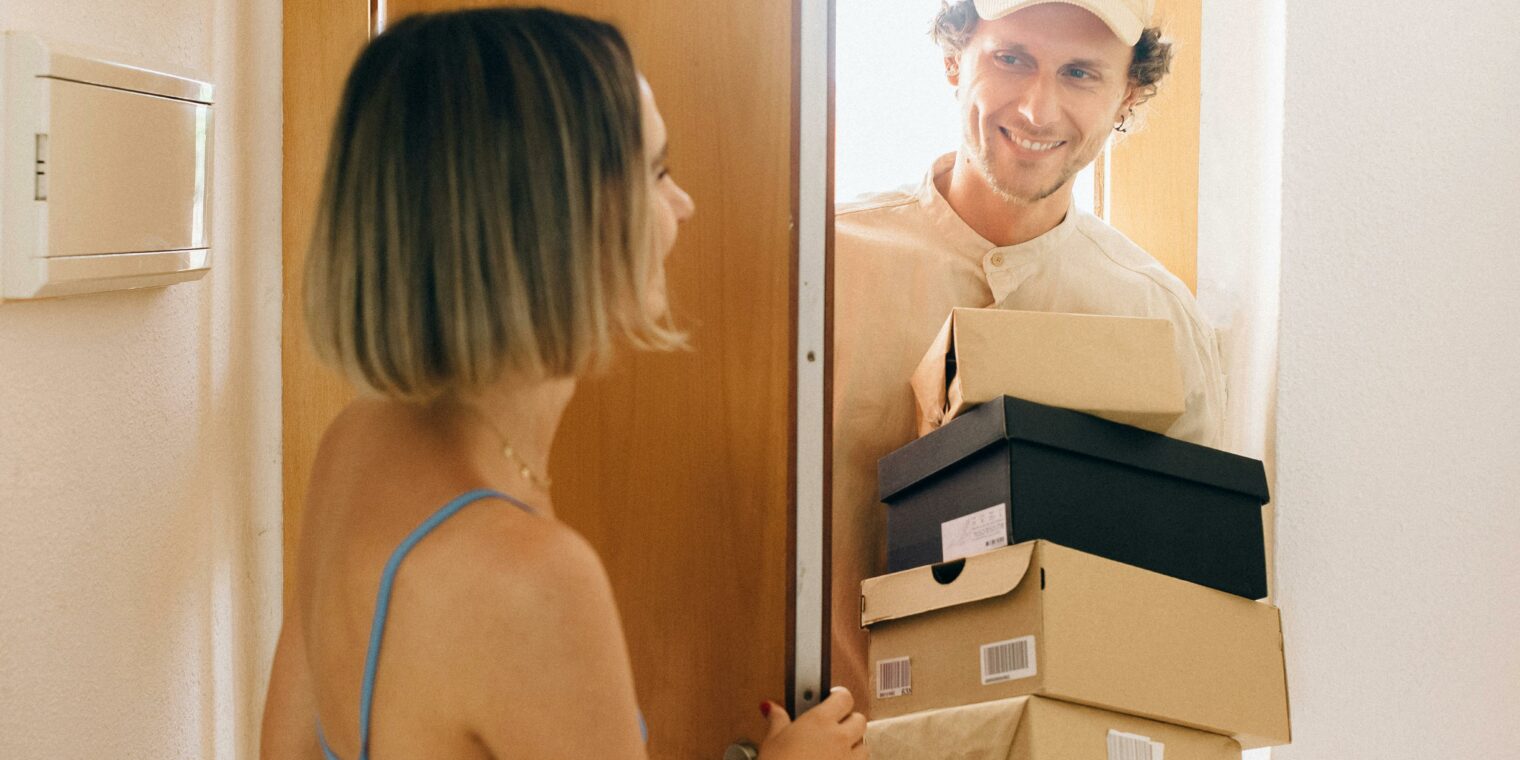 Kiek kainuoja nestandartinės siuntos siuntimas tarp miestų?