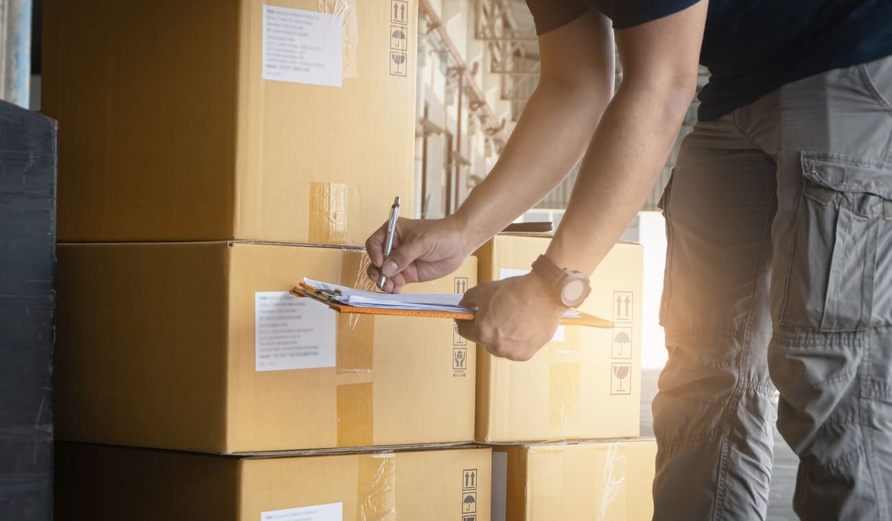 Siuntos grąžinimas siuntėjui: kaip grąžinti per Omniva, LP EXPRESS, DPD ir Venipak